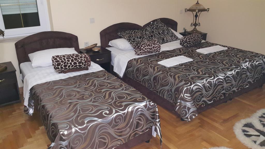 Akva Gold Aparthotel Arandjelovac Rum bild