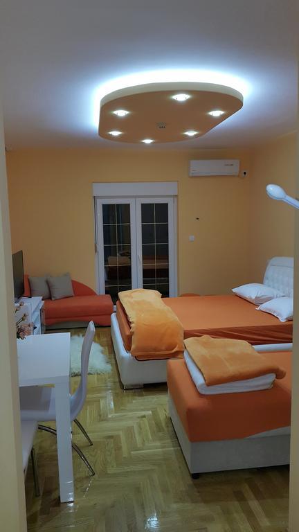 Akva Gold Aparthotel Arandjelovac Rum bild
