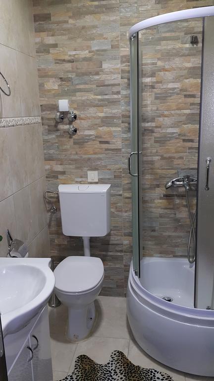 Akva Gold Aparthotel Arandjelovac Rum bild