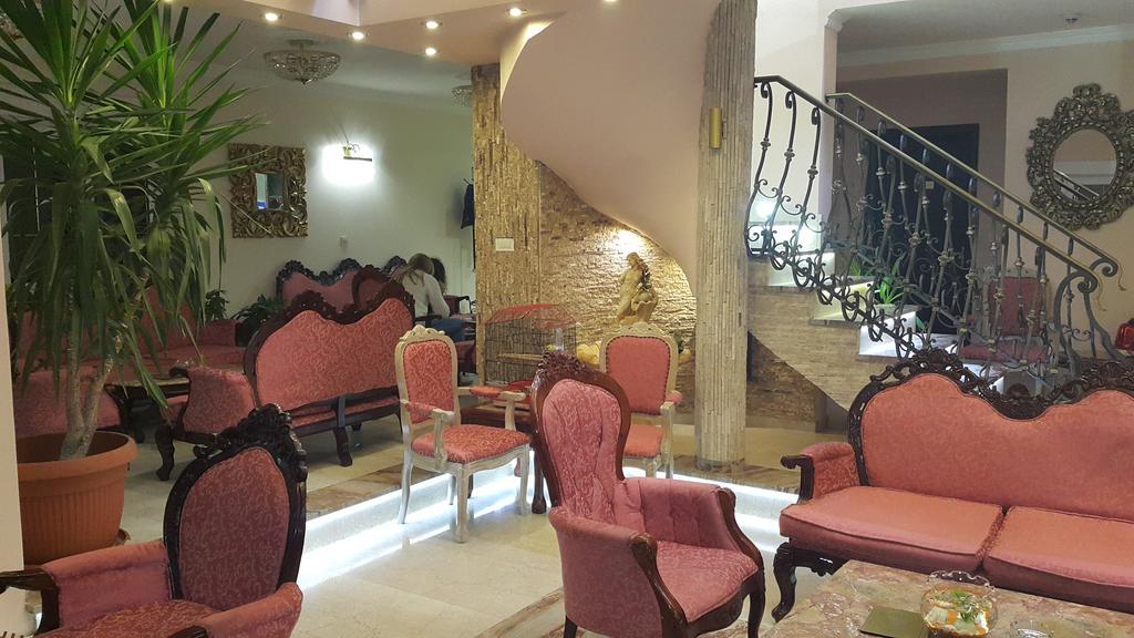 Akva Gold Aparthotel Arandjelovac Exteriör bild