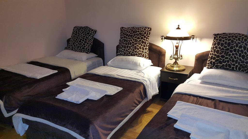 Akva Gold Aparthotel Arandjelovac Rum bild