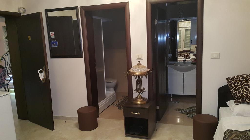 Akva Gold Aparthotel Arandjelovac Rum bild