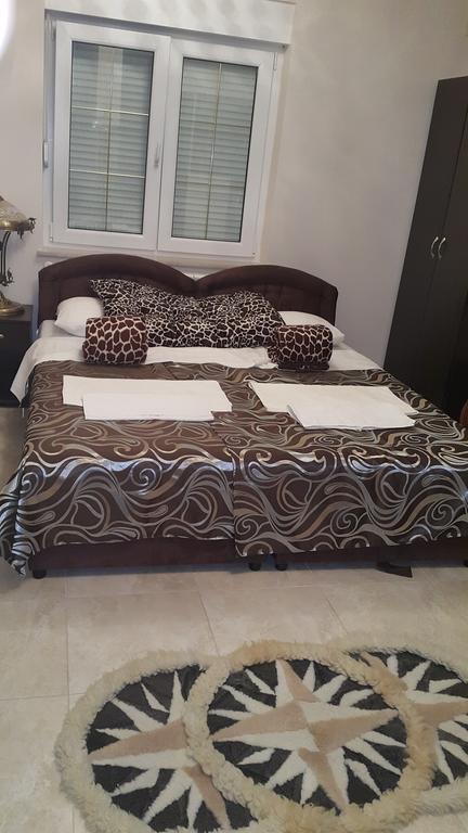 Akva Gold Aparthotel Arandjelovac Rum bild